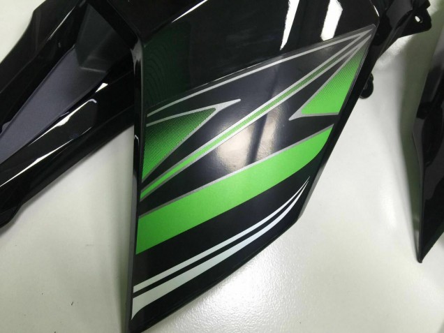 2013-2018 Kawasaki Z800 Motorcycle Fairing - Green Glossy Black Canada