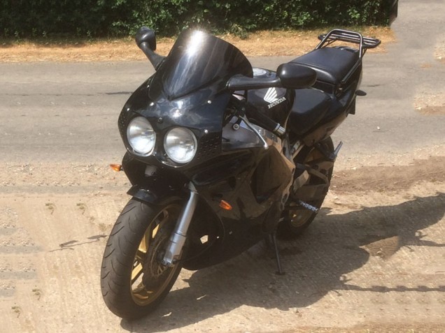 1994-1995 Honda CBR900RR 893 Motorcycle Fairings - Glossy Black Canada